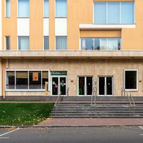 Фитнес-центр и кафе в шаговой доступности