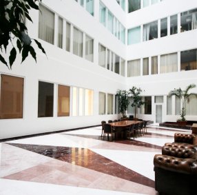 Зоны отдыха с кулерами на этажах