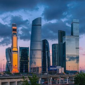 Панорамные виды на Москву-реку и город из окон