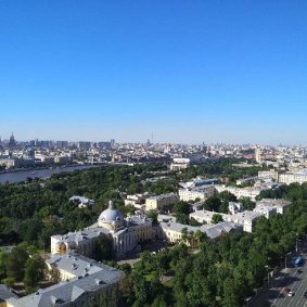 Виды на Москву-реку, парки и центр города с верхних этажей