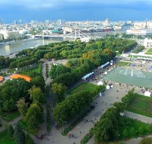 Парк Горького 2 минуты пешком