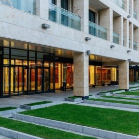 Высота потолков 3,5–4 м