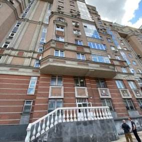 Высота потолков: 3,2 м