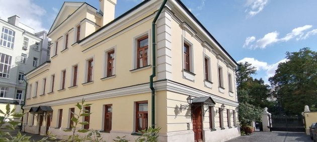 Панорамные окна с видами на Гоголевский бульвар