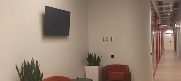 Высота потолков: 3,5–5 м (в отдельных зонах)