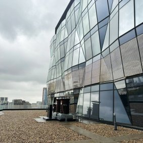 Панорамное остекление с солнцезащитными системами