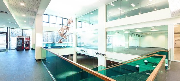 Современный дизайн с панорамным остеклением