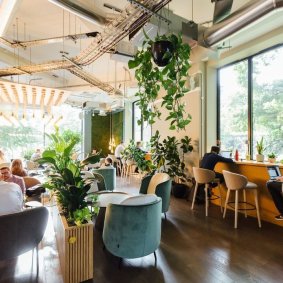 Коворкинг-зона с lounge-пространством