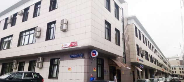 Высота потолков 2.8-3.2 м