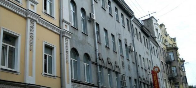 Высота потолков: 3,7–5,2 м