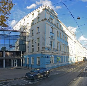 Высота потолков: 3,2-3,5 м