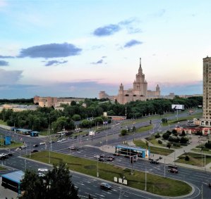2 минуты до Ломоносовского проспекта