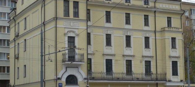 Современный фасад с панорамным остеклением