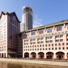 Современный дизайн с панорамным остеклением