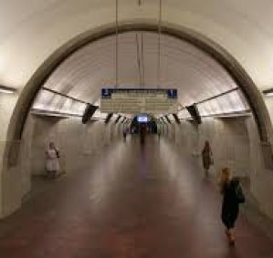 Метро «Цветной бульвар» 5 минут пешком