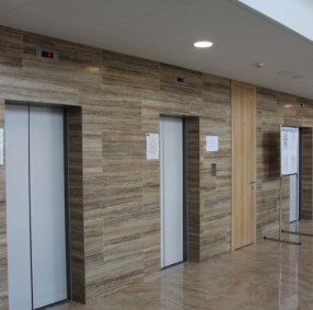 Современные лифты и системы вентиляции.