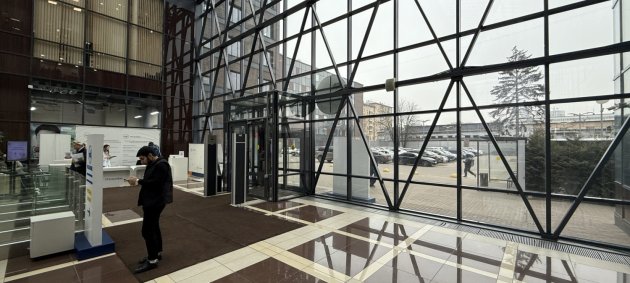 Умные фасады с автоматическим затемнением