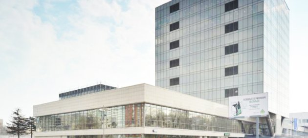 Панорамные окна с естественным освещением 