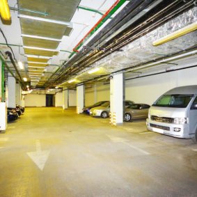 Подземная парковка 120 мест