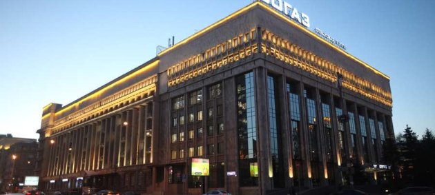 Панорамные окна, хорошее естественное освещение