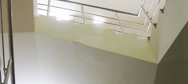 Высота потолков 3,3 м, естественное освещение