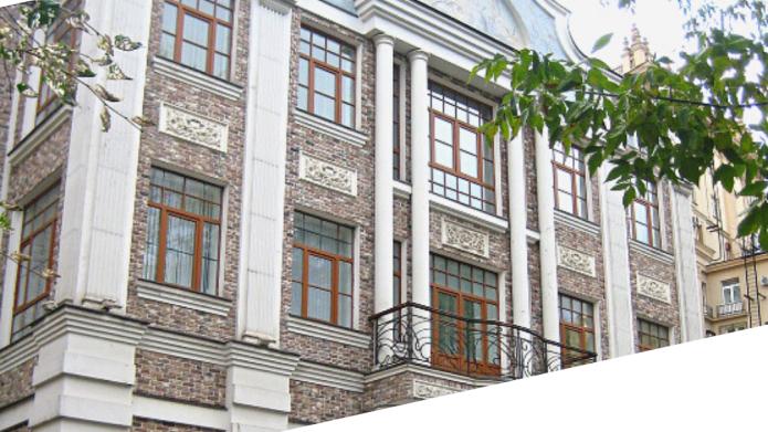 196 КВ. М В ОСОБНЯКЕ БАСМАННОГО РАЙОНА ЗАЙМЕТ СТРОИТЕЛЬНАЯ КОМПАНИЯ.